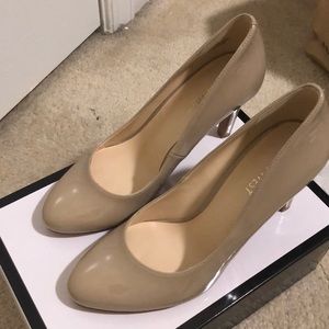 Never Worn Nine West Nude Pumps